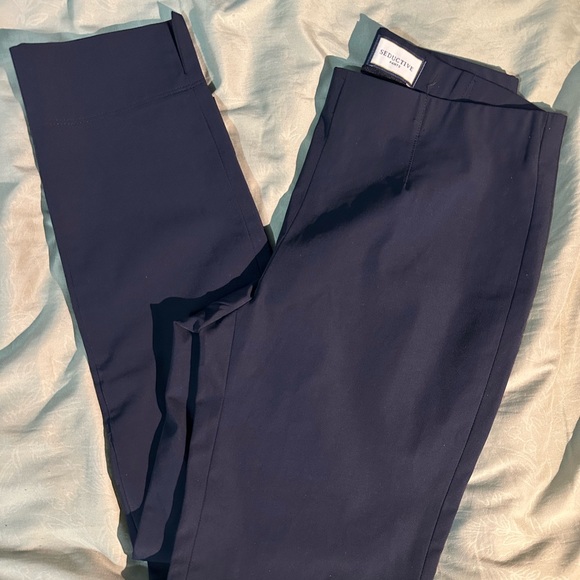 0416 SEDUCTIVE PANT NAVY BLUE CAPRI Tailored Silhouette